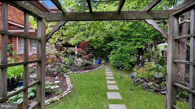 104 EDGEHILL RD, Bala Cynwyd, PA 19004