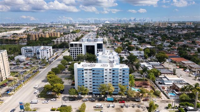 5050 NW 7th St 309, Miami, FL 33126