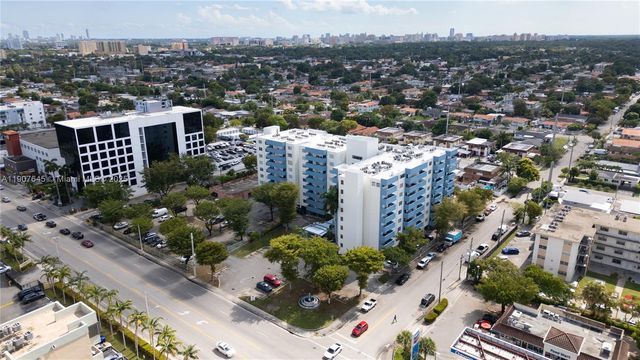 5050 NW 7th St 309, Miami, FL 33126