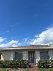 20866 Vinesta Circle, Boca Raton, FL 33433