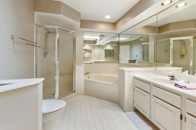 401 Park Barrington Drive, Barrington, IL 60010