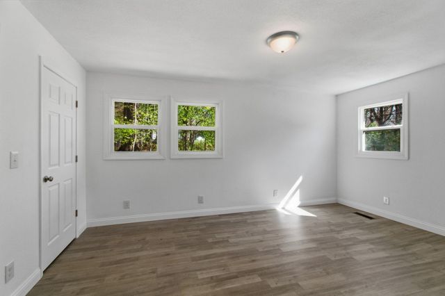 416 Powell St, Paris, TN 38242