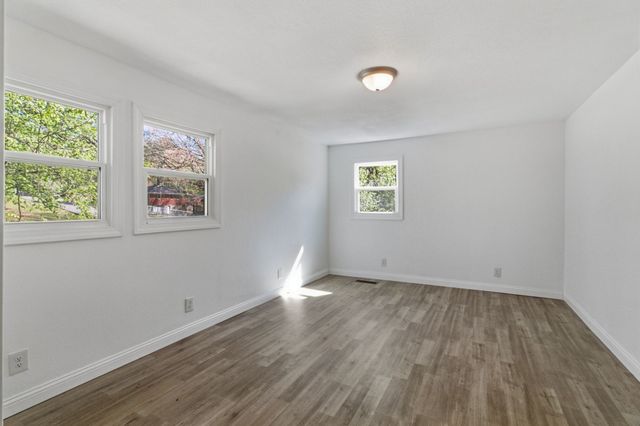 416 Powell St, Paris, TN 38242