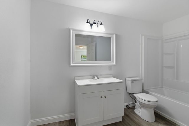 416 Powell St, Paris, TN 38242