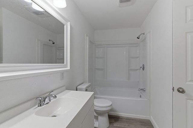 416 Powell St, Paris, TN 38242