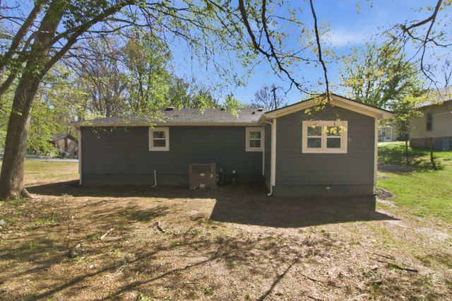 416 Powell St, Paris, TN 38242