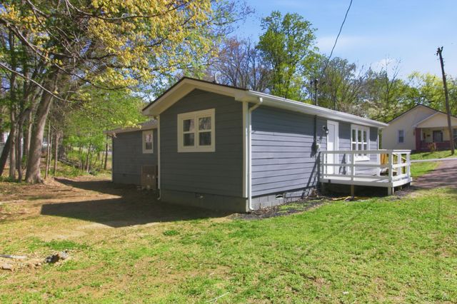 416 Powell St, Paris, TN 38242