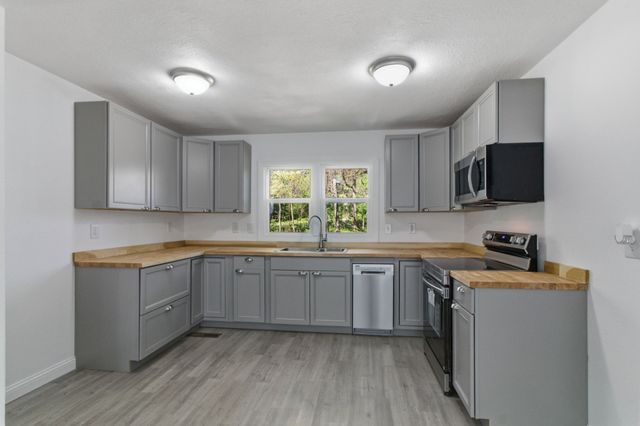 416 Powell St, Paris, TN 38242