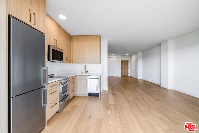 999 N Doheny Drive 306, West Hollywood, CA 90069