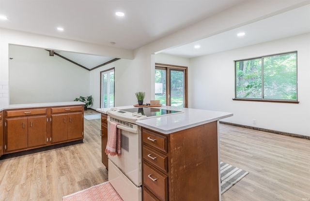 7599 Meadow Lane, Newburgh, IN 47630