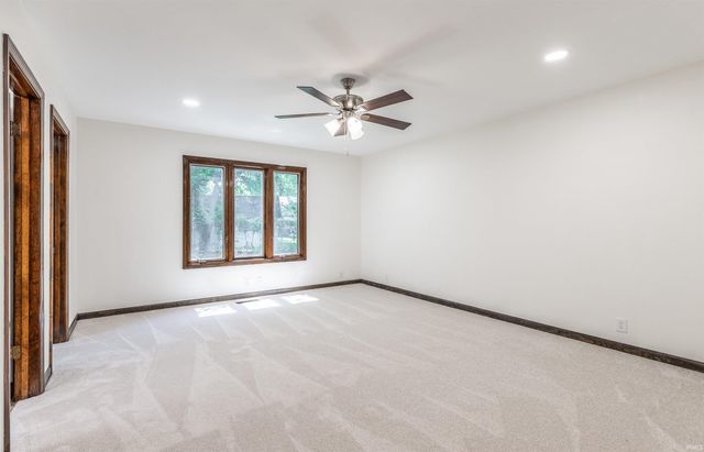 7599 Meadow Lane, Newburgh, IN 47630