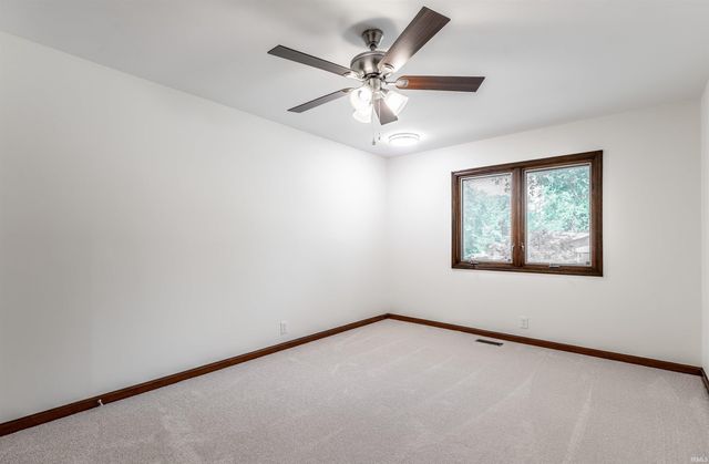 7599 Meadow Lane, Newburgh, IN 47630
