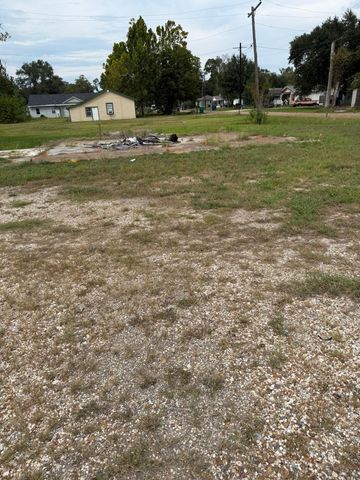 202 W Highway 90, Iowa, LA 70647