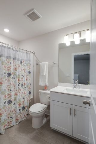 857 Longleaf Ln, Columbia, TN 38401