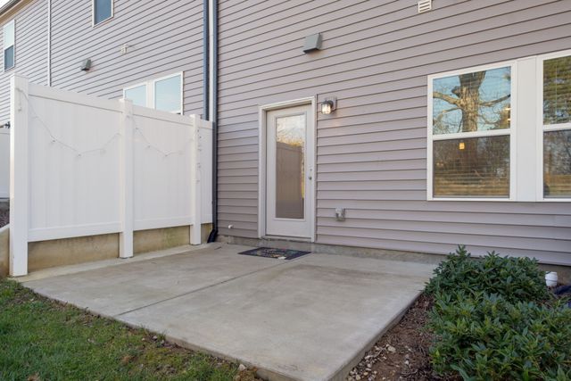 857 Longleaf Ln, Columbia, TN 38401