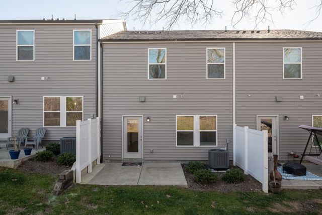 857 Longleaf Ln, Columbia, TN 38401