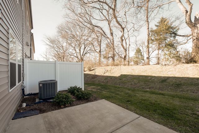 857 Longleaf Ln, Columbia, TN 38401