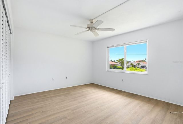 4570 OVERLOOK DRIVE NE 284, St Petersburg, FL 33703