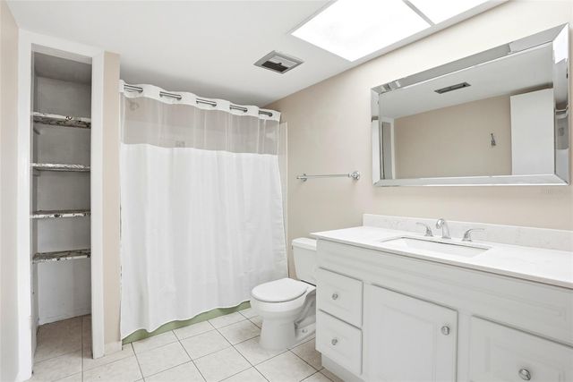 4570 OVERLOOK DRIVE NE 284, St Petersburg, FL 33703