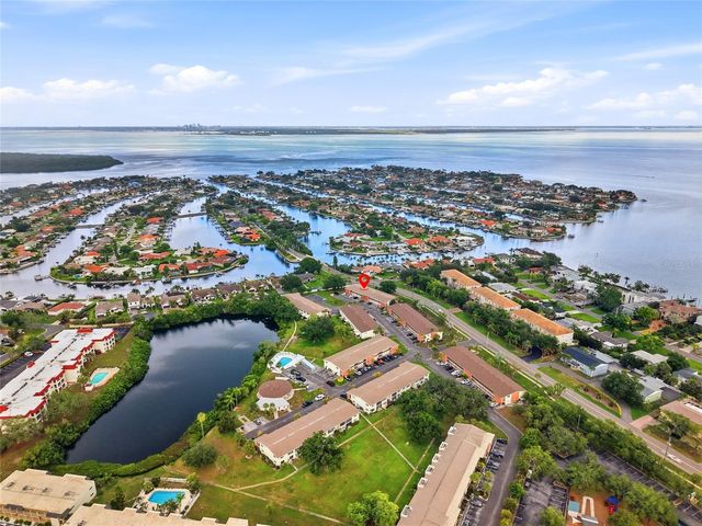 4570 OVERLOOK DRIVE NE 284, St Petersburg, FL 33703