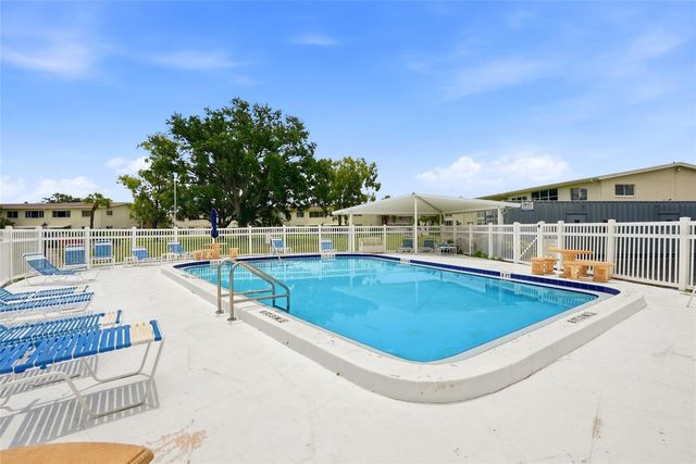 4570 OVERLOOK DRIVE NE 284, St Petersburg, FL 33703