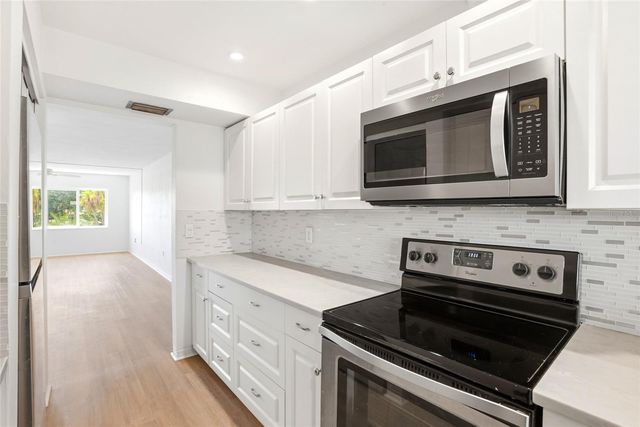 4570 OVERLOOK DRIVE NE 284, St Petersburg, FL 33703