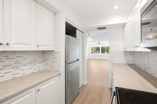 4570 OVERLOOK DRIVE NE 284, St Petersburg, FL 33703