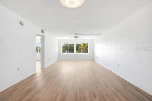 4570 OVERLOOK DRIVE NE 284, St Petersburg, FL 33703