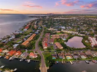 4570 OVERLOOK DRIVE NE 284, St Petersburg, FL 33703