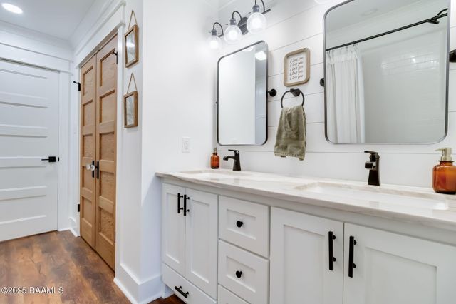 5611 Sugar Oaks Road, New Iberia, LA 70563