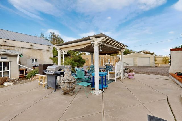 1224 12th Street NW, Albuquerque, NM 87104