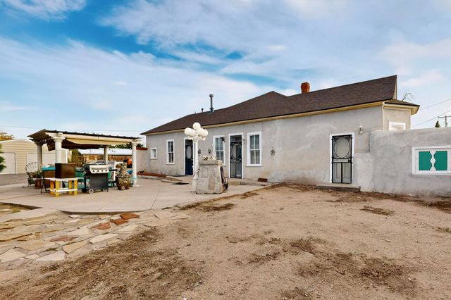 1224 12th Street NW, Albuquerque, NM 87104