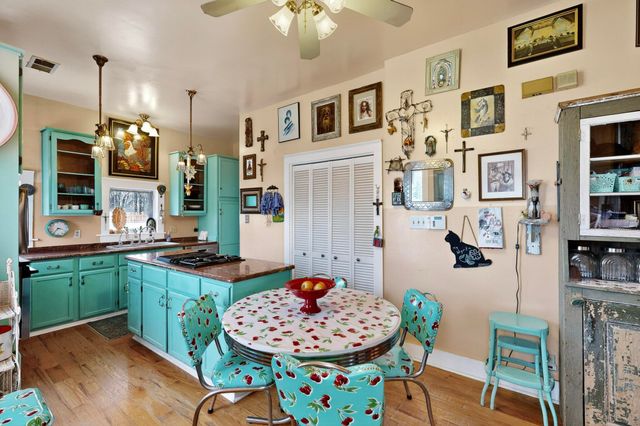 1224 12th Street NW, Albuquerque, NM 87104