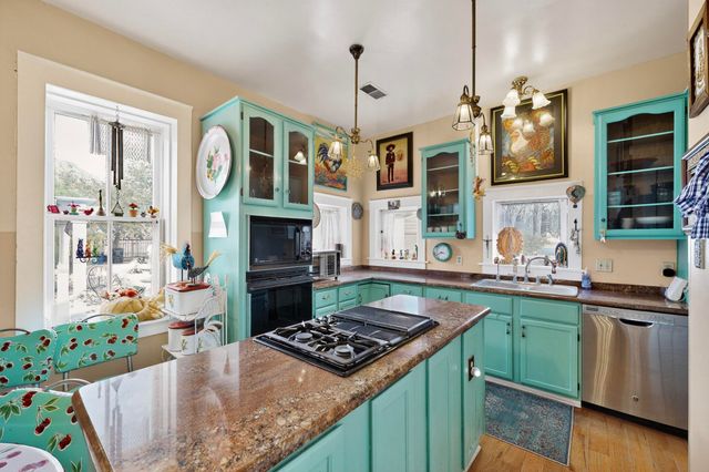 1224 12th Street NW, Albuquerque, NM 87104