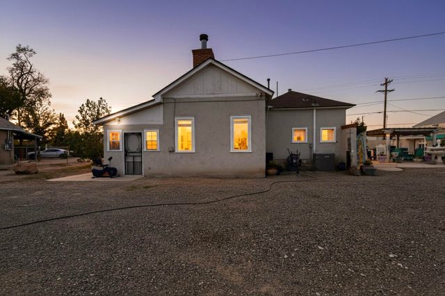 1224 12th Street NW, Albuquerque, NM 87104