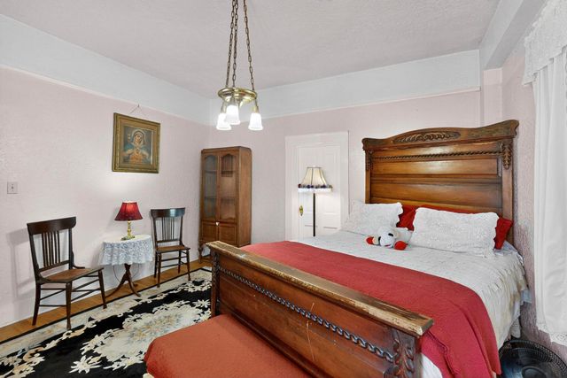 1224 12th Street NW, Albuquerque, NM 87104