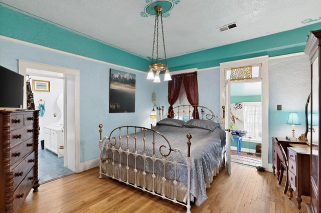 1224 12th Street NW, Albuquerque, NM 87104