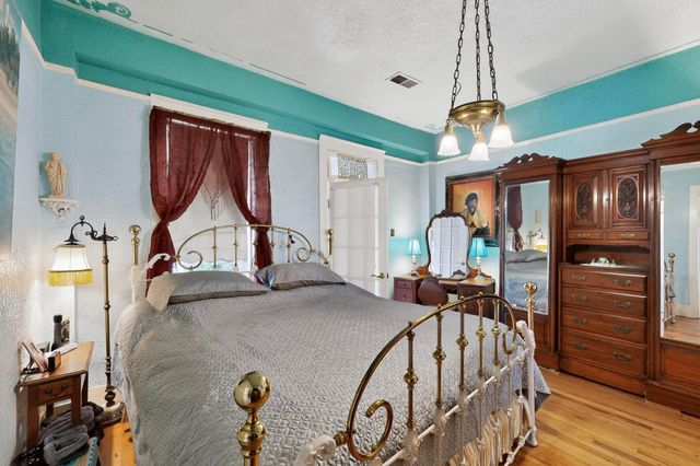 1224 12th Street NW, Albuquerque, NM 87104