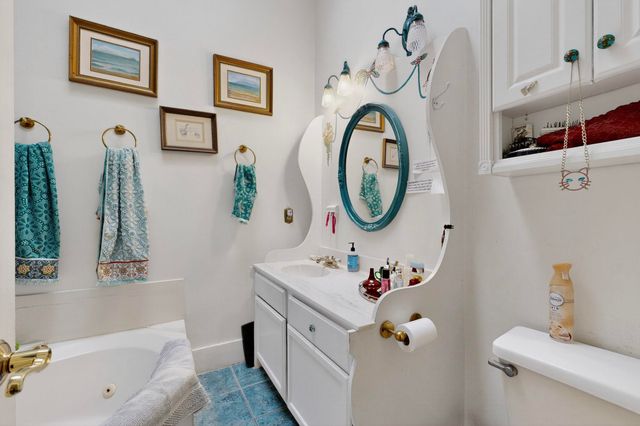 1224 12th Street NW, Albuquerque, NM 87104