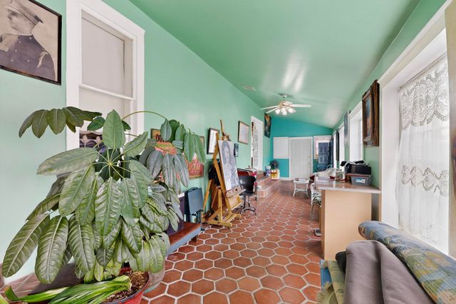 1224 12th Street NW, Albuquerque, NM 87104