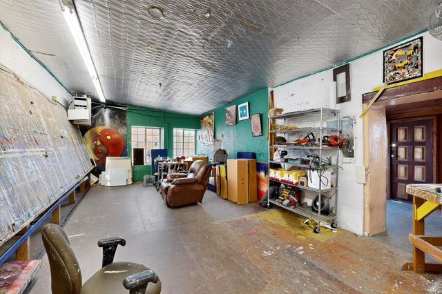 1224 12th Street NW, Albuquerque, NM 87104