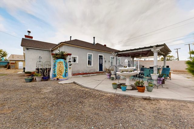 1224 12th Street NW, Albuquerque, NM 87104