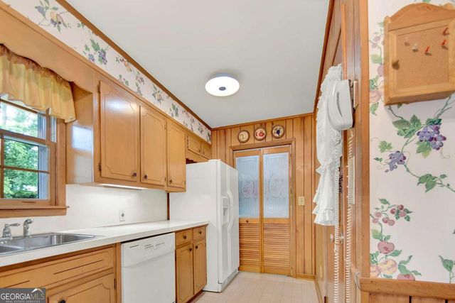 5597 Bob White Circle NW, Lilburn, GA 30047
