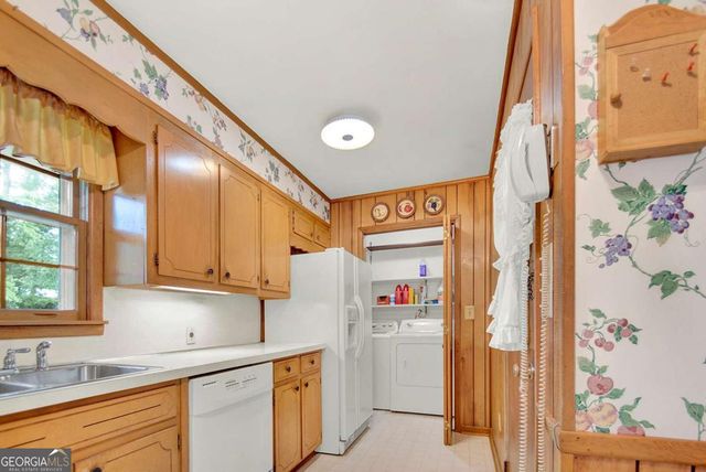 5597 Bob White Circle NW, Lilburn, GA 30047