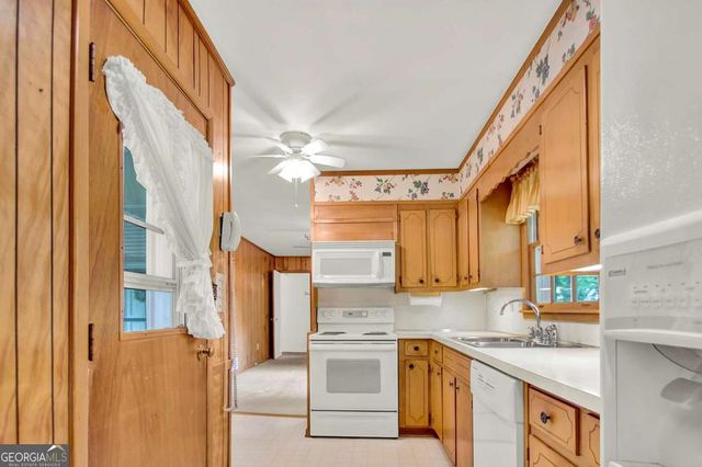 5597 Bob White Circle NW, Lilburn, GA 30047
