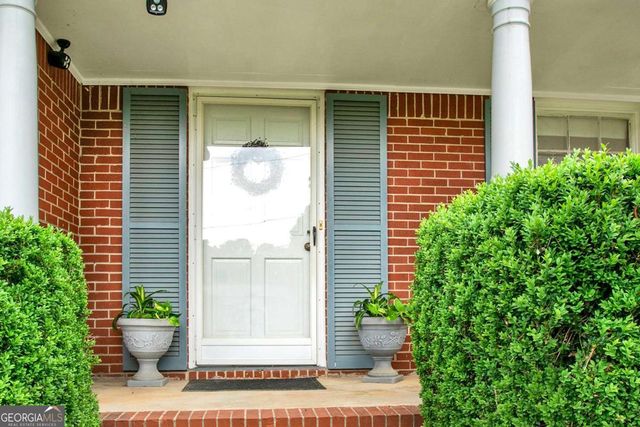 5597 Bob White Circle NW, Lilburn, GA 30047