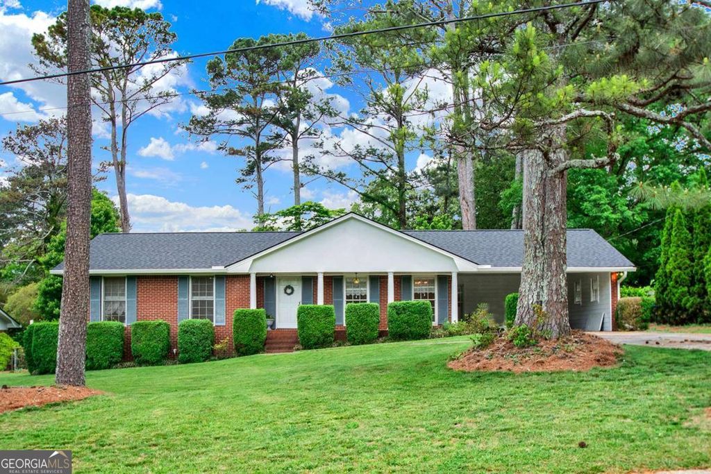 5597 Bob White Circle NW, Lilburn, GA 30047