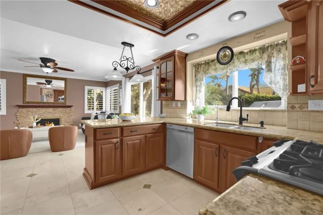3332 Fallenleaf, Corona, CA 92882