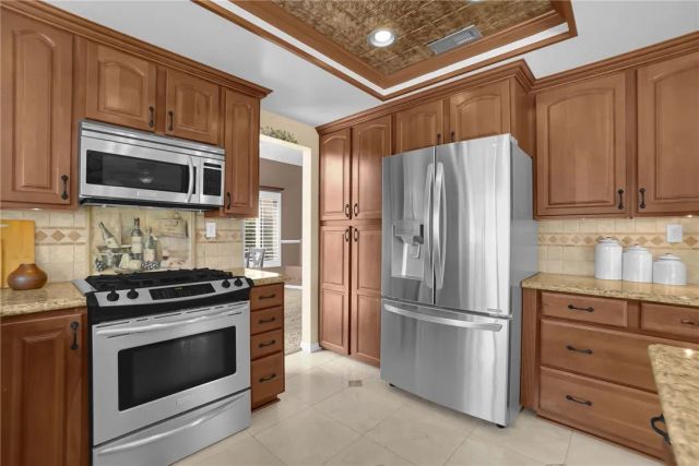 3332 Fallenleaf, Corona, CA 92882