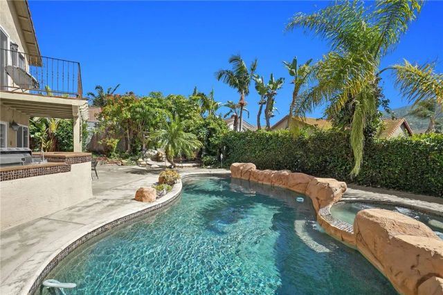 3332 Fallenleaf, Corona, CA 92882